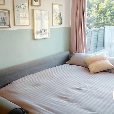 The Oldbrook Garden Flat Apartment Milton Keynes Bagian luar foto