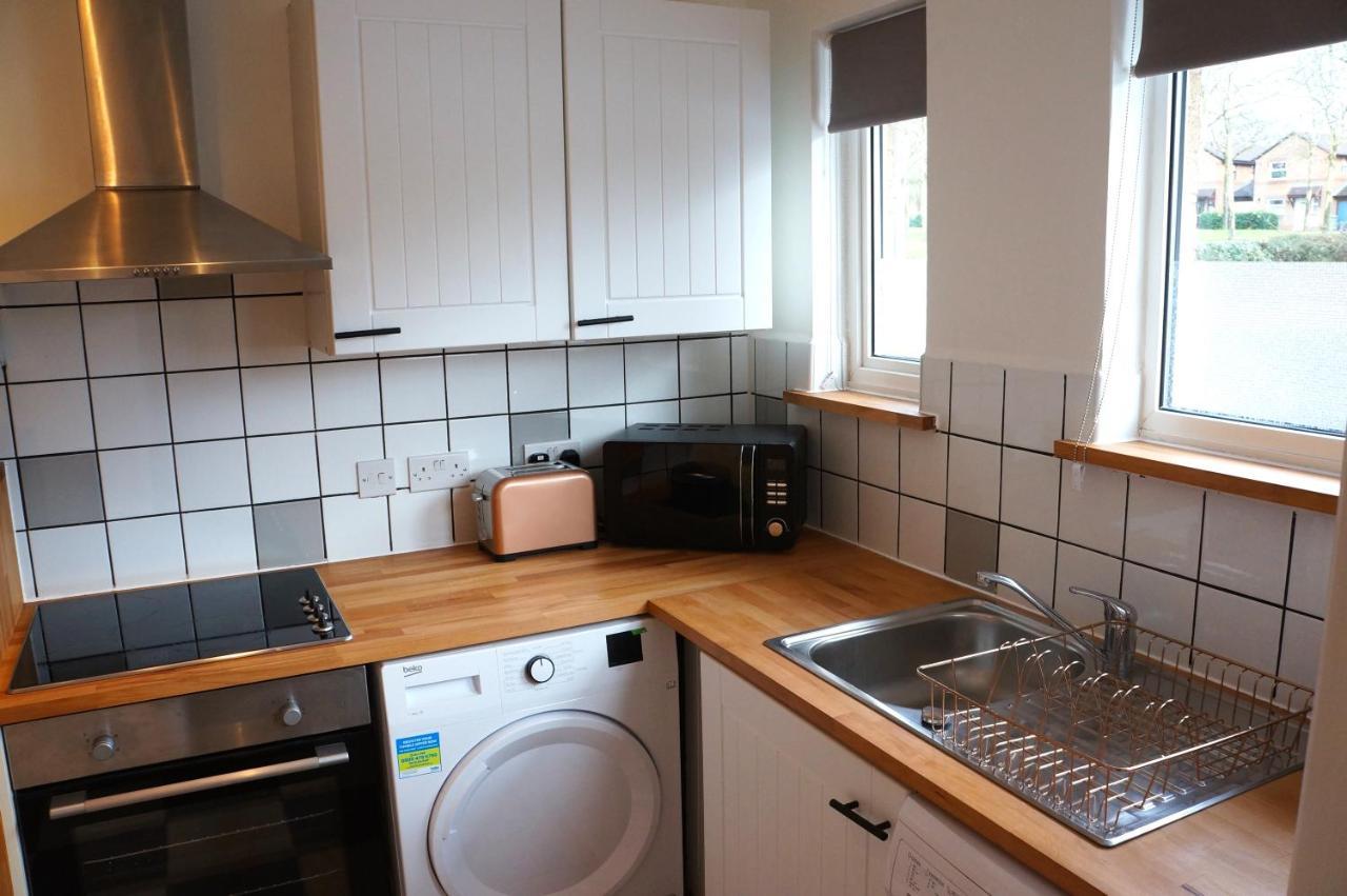 The Oldbrook Garden Flat Apartment Milton Keynes Bagian luar foto